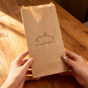 Sacs en papier kraft écologiques recyclables blancs et bruns, adaptés aux aliments, avec logo personnalisé, poignée, laminage mat et gaufrage, faible MOQ - Product Image 3