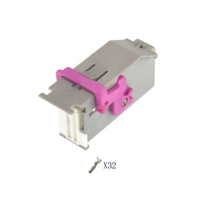 32 Pin Female Socket Electric Plug Cover 2050723-4