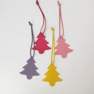 PU Leather Merry <b>Christmas</b> Keychain Decorative <b>Mini</b> Purse Charm <b>Tree</b> Shape Gift Tag for Bags - Product Image 4