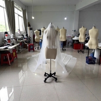 Pernikahan impian pengantin wanita ala Korea, gaun cantik, kerudung, renda, ekor panjang, penutup wajah mewah