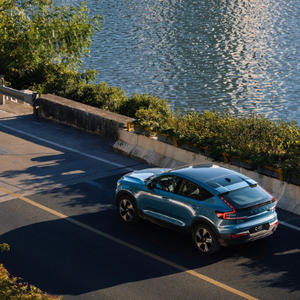 วอลโว่ ซี40 รีชาร์จ รุ่นปี 2025 ขับเคลื่อน 4 ล้อ แบตเตอรี่ใช้งานได้นาน PRO 550 กม. รถเอสยูวีไฟฟ้าล้วน รถใหม่ - Product Image 6