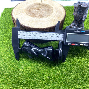 Ventes chaudes : Pierre de guérison sculptée à la main en obsidienne et Yooperlite, motif 'Nuit de Terreur', pour cadeau d'Halloween - Product Image 2