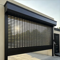 Porte de garage électrique en aluminium perforé sur mesure, finition moderne, anti-effraction, pour villa et maison