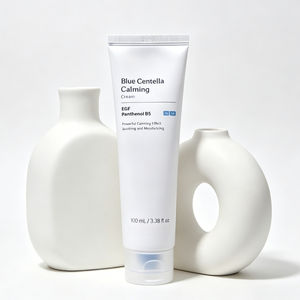 Crème Snowgrass de notre propre marque, best-seller, avec acide ascorbique pour des effets hydratants, apaisants, raffermissants et nourrissants - Product Image 3