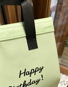 Sac personnalisable en PP non tissé épaissi et recyclable, avec feuille d'aluminium, isolant thermique, scellé en caoutchouc, imperméable et résistant à l'huile, couleur sur mesure - Product Image 3