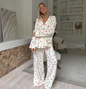 Ensemble <span class=keywords><strong>de</strong></span> pyjama pour femmes, ensemble <span class=keywords><strong>de</strong></span> pyjama en coton, imprimé cœur mignon, chemise à manches longues à boutons avec <span class=keywords><strong>pantalon</strong></span> long pour <span class=keywords><strong>la</strong></span> Saint-Valentin - Product Image 2