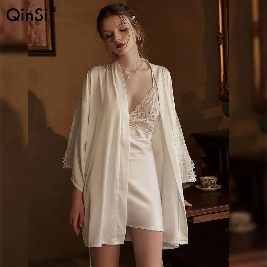 QINSI 웨딩 선물 섹시한 레이스 잠옷 기모노 목욕 가운 가운 가운 세트 나이트 드레스 여성 새틴 잠옷 신부 들러리