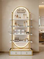 Étagères de présentation de produits de style luxueux personnalisables avec éclairage, adaptées aux salons de beauté