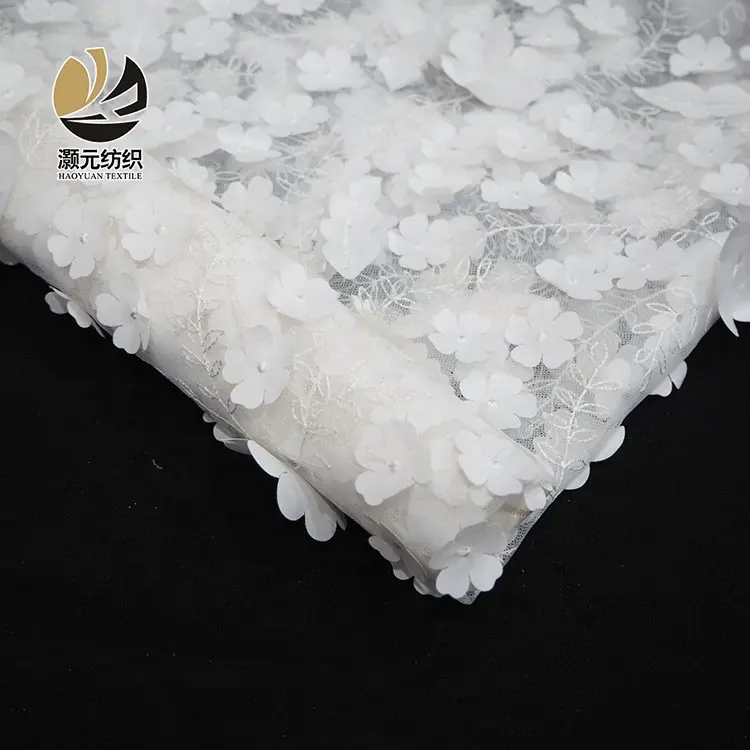 סין ייצור באיכות גבוהה נחמד עיצוב 100 פוליאסטר 3d לבן פרח רקמת טול כלה בד