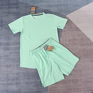 Set Olahraga Anti-Bakteri Cepat Kering Bernapas Ukuran Besar Unisex Musim Panas Kaos Lari Reflektif Celana Pendek Elastis Tinggi 2 Potong - Product Image 3