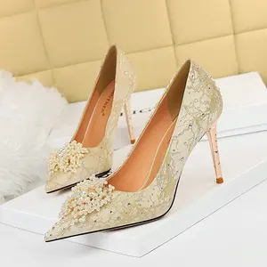 Wholesale 2023 Big Size Pearl Scarpe Donna Tacco Alto Luxury White Wedding Heels for Bride Shoes