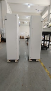 แบตเตอรี่พลังงานแสงอาทิตย์สำหรับเก็บพลังงานภายในบ้านแบบออลอินวัน 25.6V 200Ah 5kWh แบบต่อพ่วงได้ มาตรฐาน IP65 สำหรับเครื่องใช้ไฟฟ้า แบบตั้งพื้น รับผลิตแบบ OEM ODM - Product Image 4