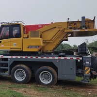 Grue mobile à flèche télescopique de marque chinoise STC1000C5-8 100 tonnes avec moteur WEICHAI
