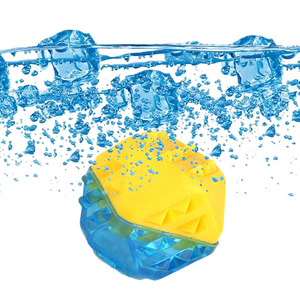 ของเล่นเคี้ยวแบบแช่น้ำสำหรับสุนัขพันธุ์ใหญ่ - ของเล่นกัดแทะแบบ<span class=keywords><strong>ลูก</strong></span>บอล ทนทานต่อการกัด ผลิตจากวัสดุ TPR ช่วยลดความร้อนและบรรเทาอาการปวดฟัน - Product Image 4