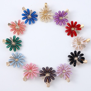 Pinzas de Pelo Florales con Diseño de Margarita para Mujer, Clip de Aleación Tipo Pico de Pato con Decoración de Cristal, Accesorio Casual para el Cabello, Verano 2024 - Product Image 2