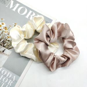 Aksesoris Rambut Kain Polos MIO, Scrunchie Elastis Satin Berkualitas Tinggi untuk Wanita dan Gadis - Product Image 5