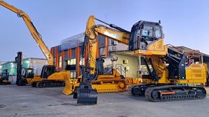 รถขุดตีนตะขาบ Liugong 924F สภาพใหม่ ยี่ห้อดัง พร้อมเครื่องยนต์ ปั๊ม มอเตอร์ บุ้งกี๋ และอุปกรณ์เสริมสำหรับงานก่อสร้าง - Product Image 4