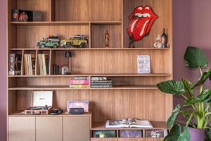 Estantería de Madera Personalizada para Montar en la Pared con Estantes Abiertos y Armarios de Almacenamiento, Ideal para Exhibir Vinilos, Libros y Decoración - Product Image 2