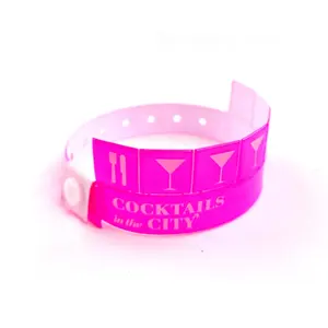 7 כרטיסיות PVC/ויניל מותאם אישית Wristbands עם נתיק כרטיסיות