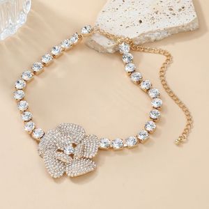<span class=keywords><strong>Set</strong></span> di Collana <span class=keywords><strong>Girocollo</strong></span> e Orecchini di Lusso con Fiori in Strass Scintillanti per Donne, Accessori di Gioielleria in Cristallo - Product Image 4