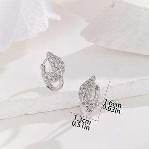 Nouveau élégant luxueux micro-pavé Zircon boucles d'oreilles créoles Simple forme de feuille Style polyvalent grand cadeau à la mode mode boucles d'oreilles - Product Image 6