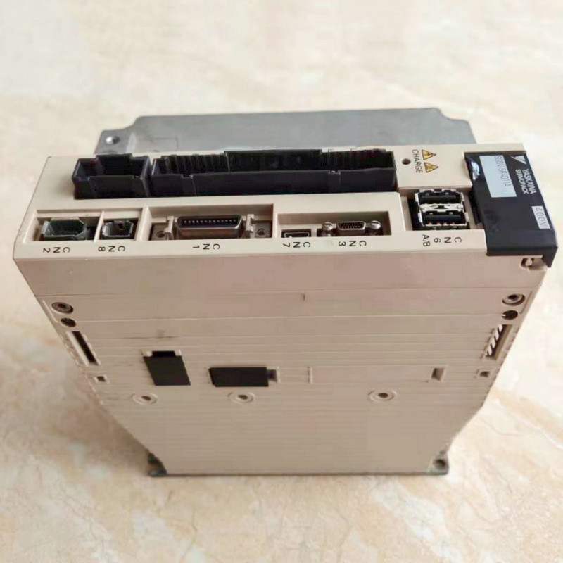 中古品、動作確認済み、安川電機製サーボパックACサーボドライバ SGDV