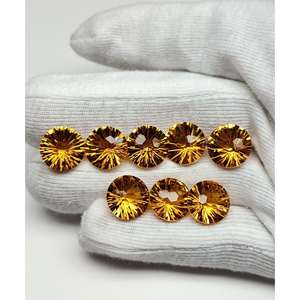 Zafiro Dorado de Alta Calidad, Tratado Térmicamente, Creado en Laboratorio, 10x10 mm, Corte Fuegos Artificiales, Nuevo Producto - Product Image 2