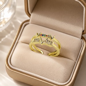 Orecchini a Cerchio Boho con Accenti Colorati, Design in Stile Vintage, Accessori di Moda per Donne - Product Image 1