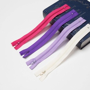 Accessoires de couture personnalisés en usine # <span class=keywords><strong>Fermeture</strong></span> éclair en nylon 3 couleurs à vendre - Product Image 2
