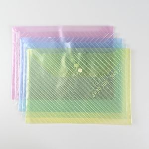 Carpetas de archivos PP transparentes de tamaño <span class=keywords><strong>A4</strong></span> con diseño diagonal y botón a presión de plástico para protección de documentos a prueba de agua adecuada - Product Image 1
