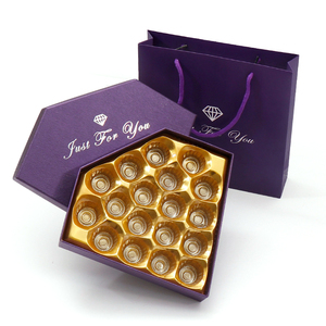 Bán Buôn Sang Trọng Hình Trái Tim Rỗng Sô Cô La Hộp Nhựa Chèn Biểu Tượng Tùy Chỉnh Dập Nổi Lụa Màn Hình In Ấn Cho Sô Cô La Đóng Gói - Product Image 1