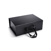 Boîte cadeau de luxe en carton rigide avec fermeture magnétique, texture papier crocodile noir, avec poignée