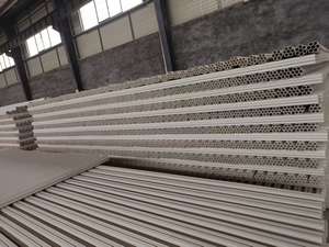 Boîtier de communication personnalisé avec des trous essentiels, tuyaux en nid d'abeille poreux en HDPE au design de fleur de prunier pour le drainage des câbles optiques - Product Image 2