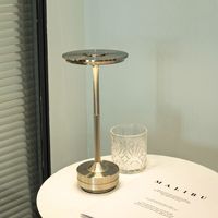 Lampe de table tactile en aluminium de style minimaliste moderne de haute qualité, lumière d'ambiance pour chambre à coucher, restaurant, camping en plein air - Batterie