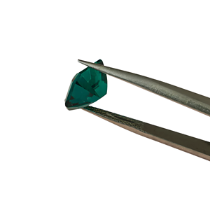 อัญมณีทรงแปดเหลี่ยมที่ใช้ระบายความร้อนด้วยน้ำสำหรับปลูกในห้องปฏิบัติการขนาด3X5มม. ถึง6x8มม. สร้างมรกต - Product Image 2