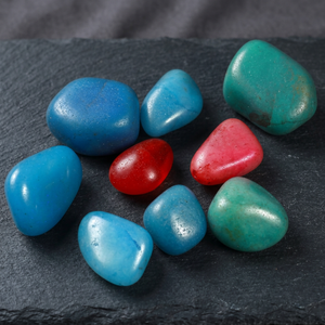 Cristaux Rozrin, pierres d'agate teintées, pierres roulées – Thème ange, pierres semi-précieuses sculptées et gravées, artisanat décoratif coloré - Product Image 3