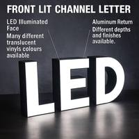 Enseigne LED en acrylique rétroéclairée haute luminosité avec police cursive élégante, design personnalisable pour boutiques et magasins haut de gamme