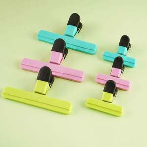 Pinces à sacs multi-usages robustes et durables pour la cuisine, pour conserver les aliments frais et organiser le rangement - Product Image 1