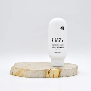 Crème pour le corps à la niacinamide, vitamine C, aloe vera, minéraux, blanchissante, hydratante, OEM ODM, soin de la peau, anti-âge, peau sensible - Product Image 4