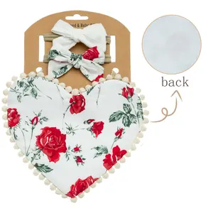 Nuovi regali per la festa della mamma di Design bavaglini a cuore rosa con fascia Set di bavaglini in cotone floreale con stampa all'ingrosso personalizza