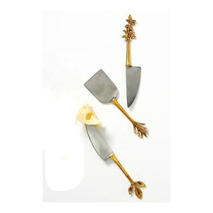 Ensembles de fromage à manche en brindille dorée de différentes conceptions dans une boîte-cadeau Ensemble de fromage royal créatif en acier inoxydable à lame argentée - Product Image 3