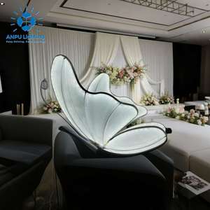 Lampes de sol motorisées Anpu à motif papillon lumineux pour allée de mariage et toile de fond - Product Image 6