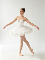 Justaucorps court en spandex/nylon blanc pour femmes adultes, avec garniture en strass, bretelles fines, tenue de danse pour la scène et les compétitions