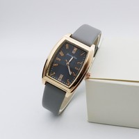 Montre à quartz carrée rétro pour femme, boîtier en alliage, acrylique, épaisseur 10 mm, affichage numérique serti de diamants, écologique, élégante