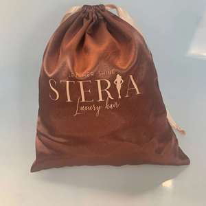 Sacs à cordon personnalisés en satin avec logo imprimé pour bijoux, cils, chaussures, sacs à main et emballages de produits capillaires - Product Image 4