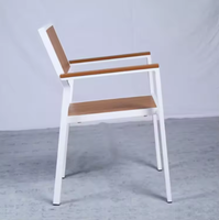 Chaise de patio empilable d'extérieur nordique français chaise de restaurant de café en bois d'aluminium