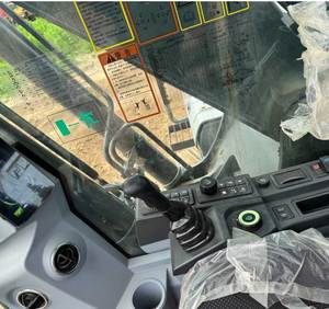 รถขุดไฮดรอลิก Zoomlion ZE205G 20 ตัน มือสอง |   เครื่องจักรก่อสร้างแบบตีนตะขาบ สภาพดี - Product Image 3