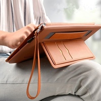 Étui de protection en cuir avec support intégré, repose-main, pochette porte-cartes pour iPad 10-12/Air 8-12/Pro 11