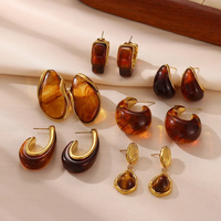 Boucles d'oreilles à motif de lettres pour femmes avec placage en or véritable 18 carats PVD et incrustation en acrylique, design asymétrique, acier inoxydable 304