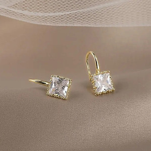 Orecchini Pendenti Quadrati Minimalisti per Donne, Gioielli Eleganti e Moderni per Uso Quotidiano - Product Image 6